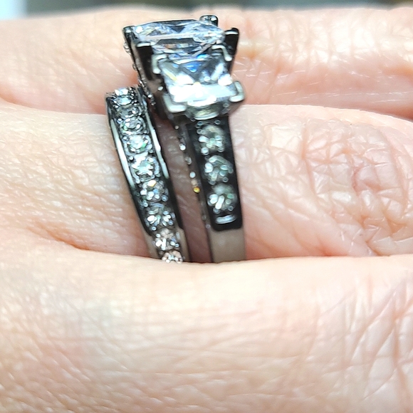 Wow! 6 Carat Grandiose CZ Black Ion Ring Set Sz 8 - Picture 3 of 6